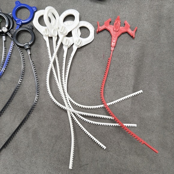 Beyblade Ripcords & Launchers Lot - Picture 9 of 9